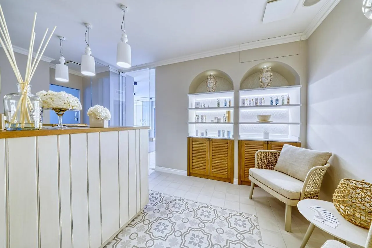Madrigale Panoramic Lifestyle & Soulful Hotel Costermano