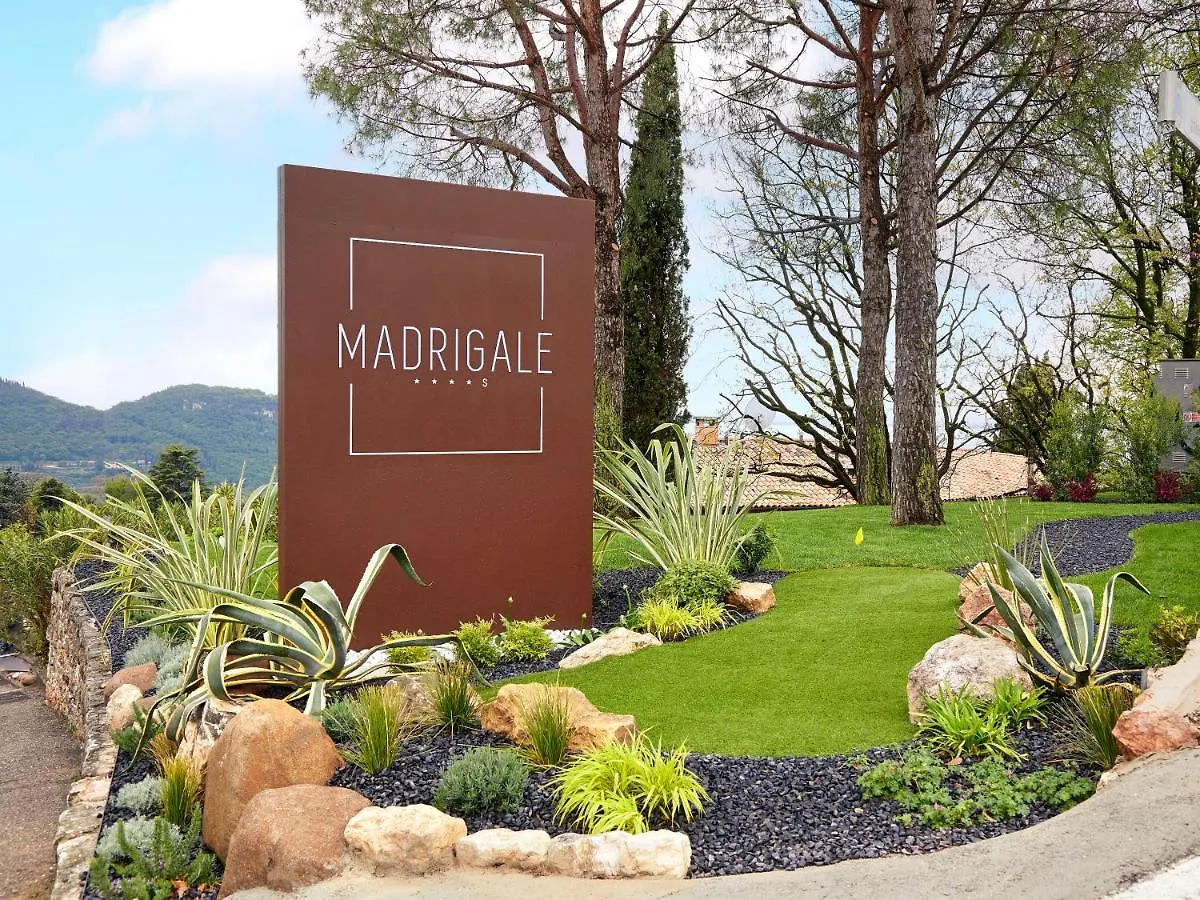 Madrigale Panoramic Lifestyle & Soulful Hotel 4*, Costermano