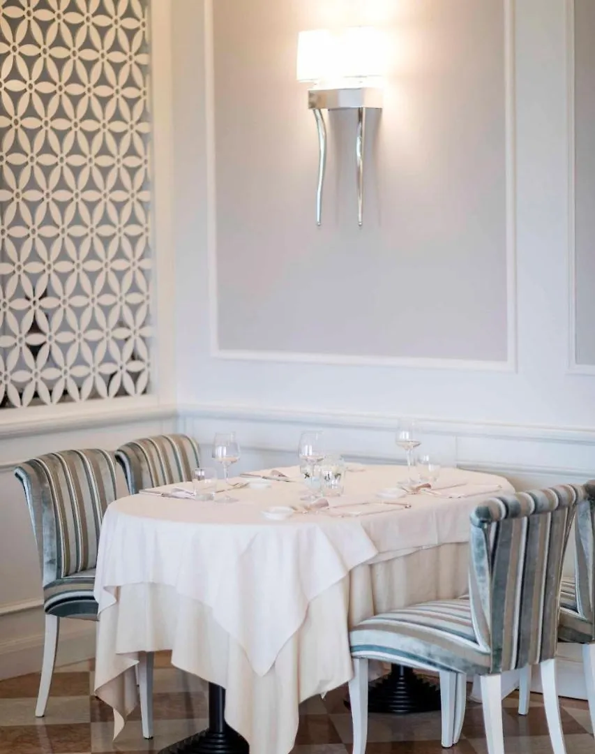Madrigale Panoramic Lifestyle & Soulful Hotel 4*, Costermano